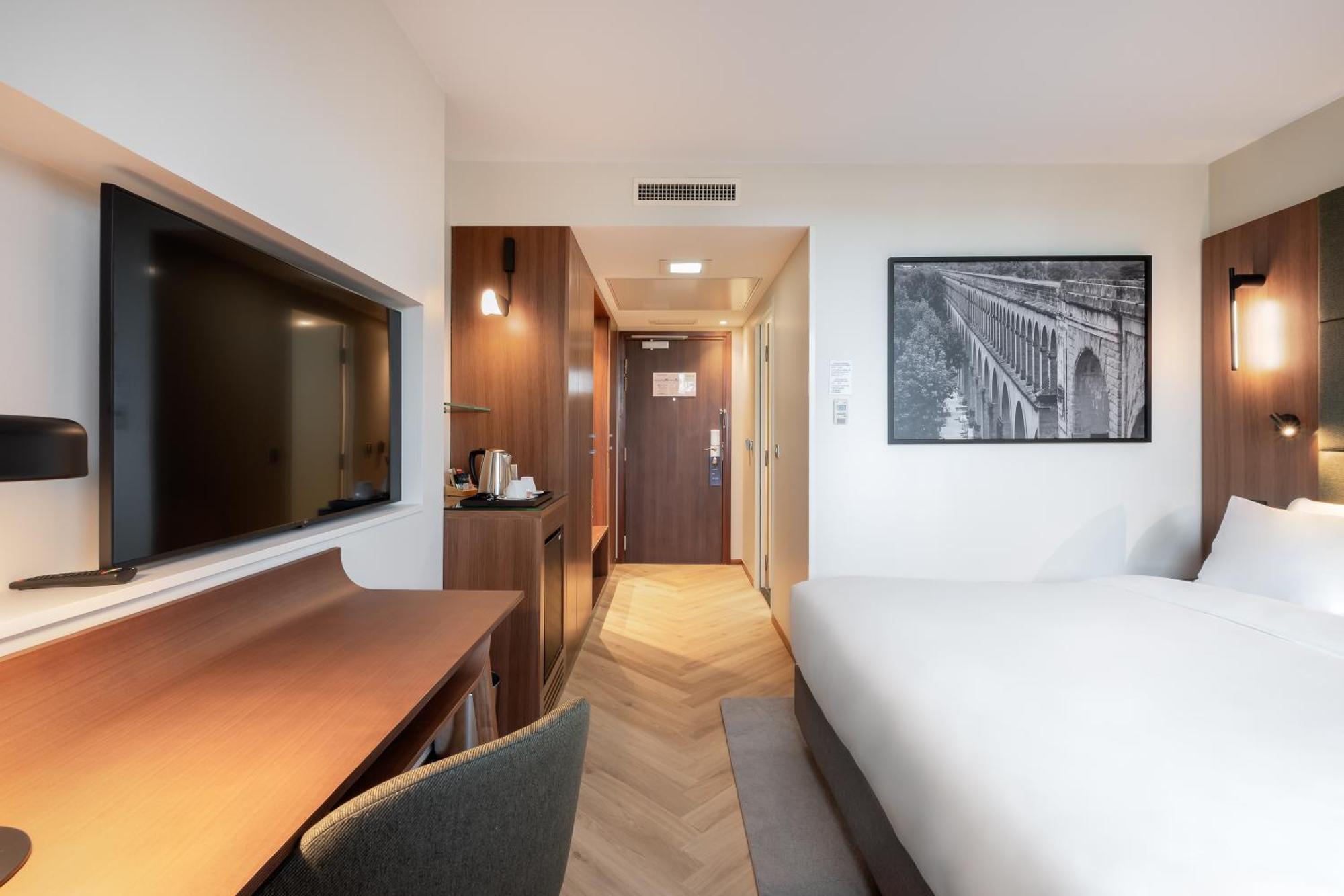Standard Room,1758328842:JPEG