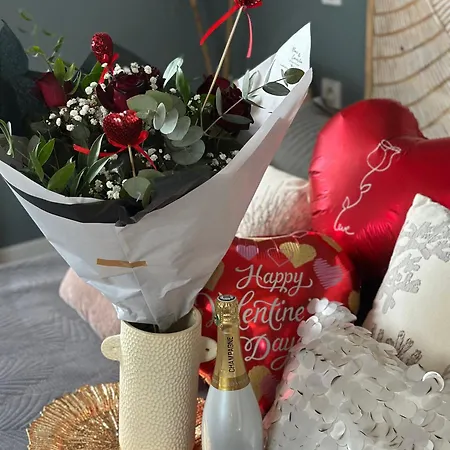 Mas Hinaiti - Suite Romantique Avec Spa Et Ecran Geant De Cinema-2
